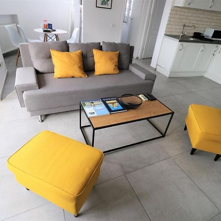 Serenity Heights Apartment: A Panoramic Haven Near Old Town - Free Minibar Boekarest Buitenkant foto