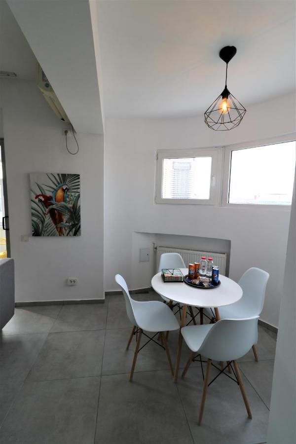Serenity Heights Apartment: A Panoramic Haven Near Old Town - Free Minibar Boekarest Buitenkant foto