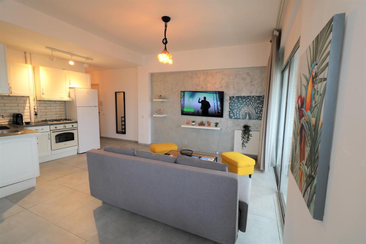 Serenity Heights Apartment: A Panoramic Haven Near Old Town - Free Minibar Boekarest Buitenkant foto