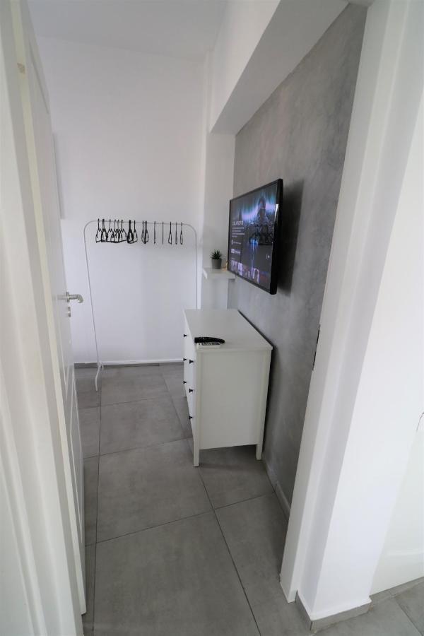 Serenity Heights Apartment: A Panoramic Haven Near Old Town - Free Minibar Boekarest Buitenkant foto