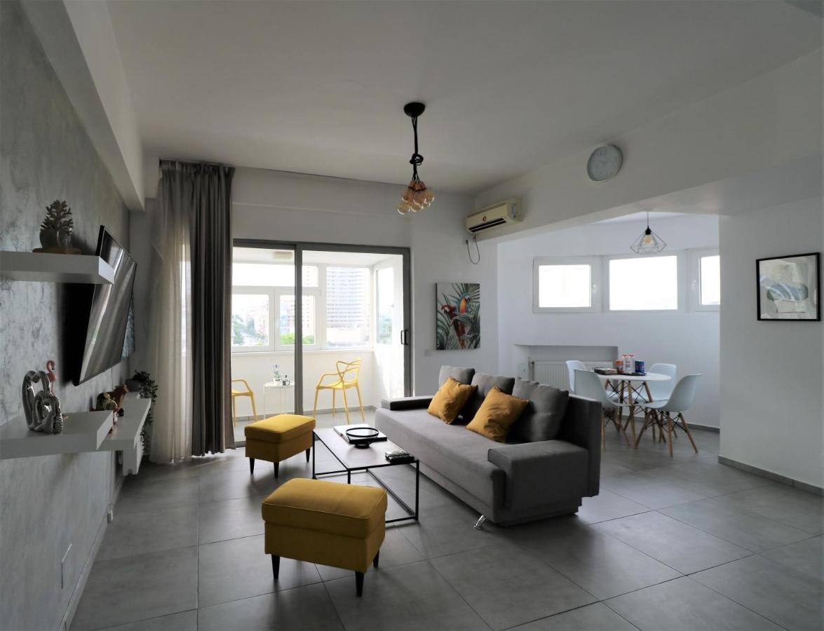 Serenity Heights Apartment: A Panoramic Haven Near Old Town - Free Minibar Boekarest Buitenkant foto