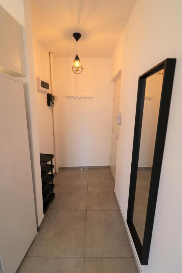 Serenity Heights Apartment: A Panoramic Haven Near Old Town - Free Minibar Boekarest Buitenkant foto
