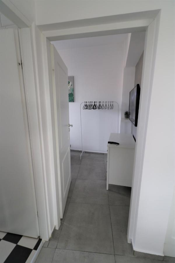 Serenity Heights Apartment: A Panoramic Haven Near Old Town - Free Minibar Boekarest Buitenkant foto