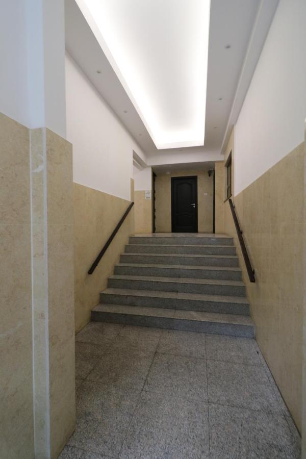 Serenity Heights Apartment: A Panoramic Haven Near Old Town - Free Minibar Boekarest Buitenkant foto