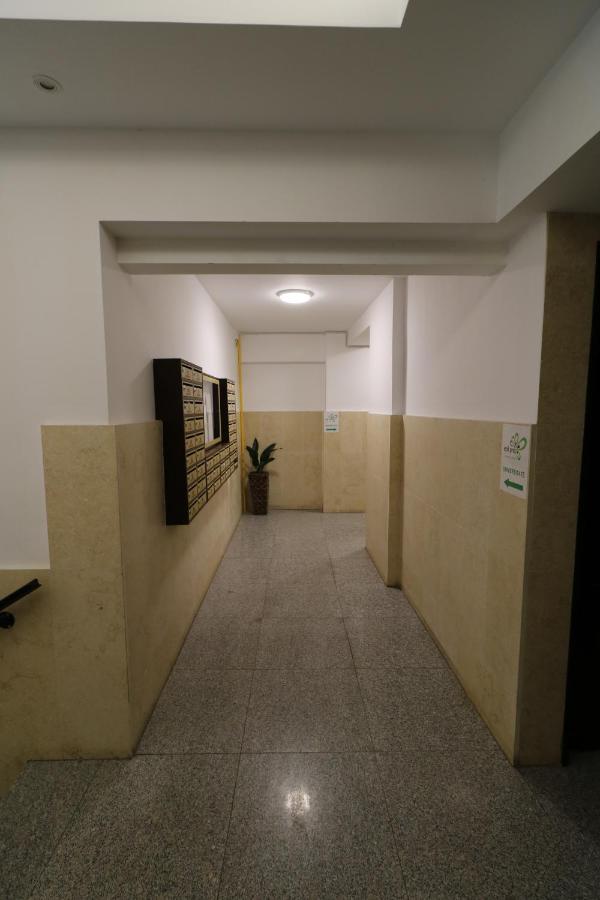 Serenity Heights Apartment: A Panoramic Haven Near Old Town - Free Minibar Boekarest Buitenkant foto