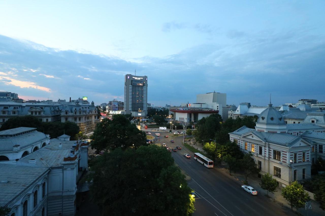 Serenity Heights Apartment: A Panoramic Haven Near Old Town - Free Minibar Boekarest Buitenkant foto