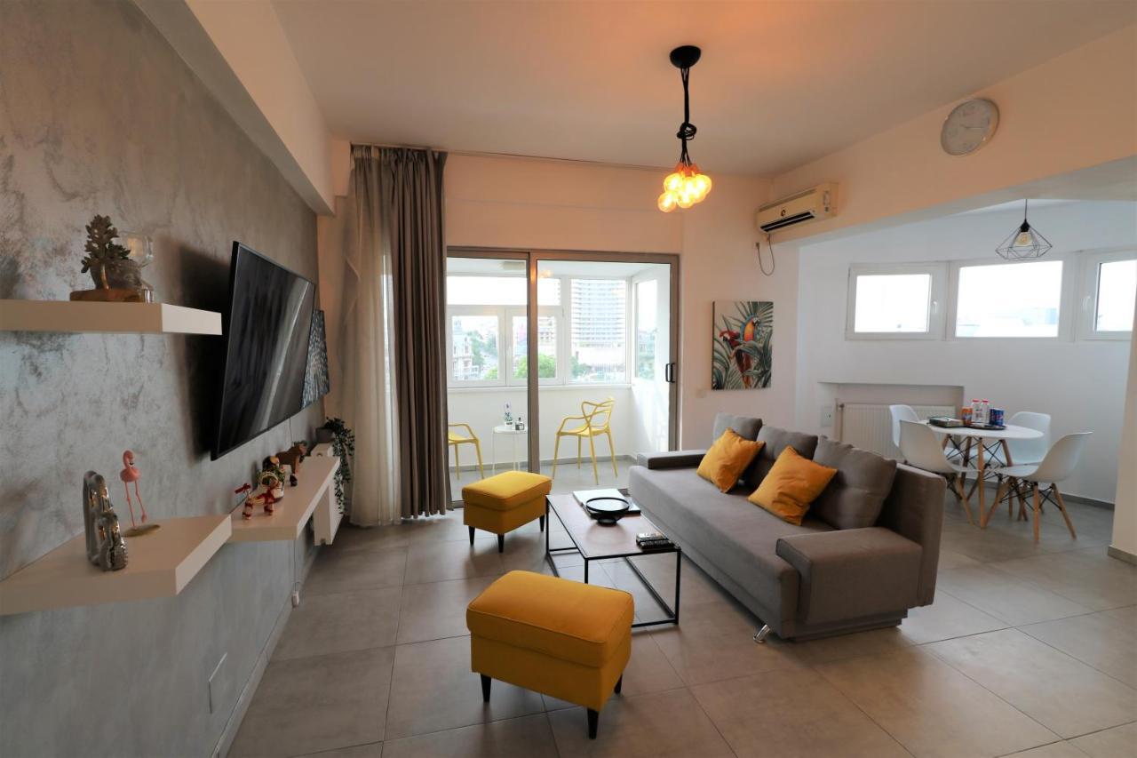 Serenity Heights Apartment: A Panoramic Haven Near Old Town - Free Minibar Boekarest Buitenkant foto