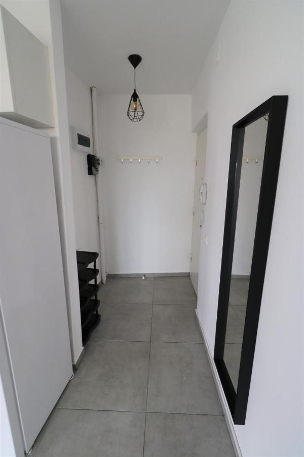 Serenity Heights Apartment: A Panoramic Haven Near Old Town - Free Minibar Boekarest Buitenkant foto