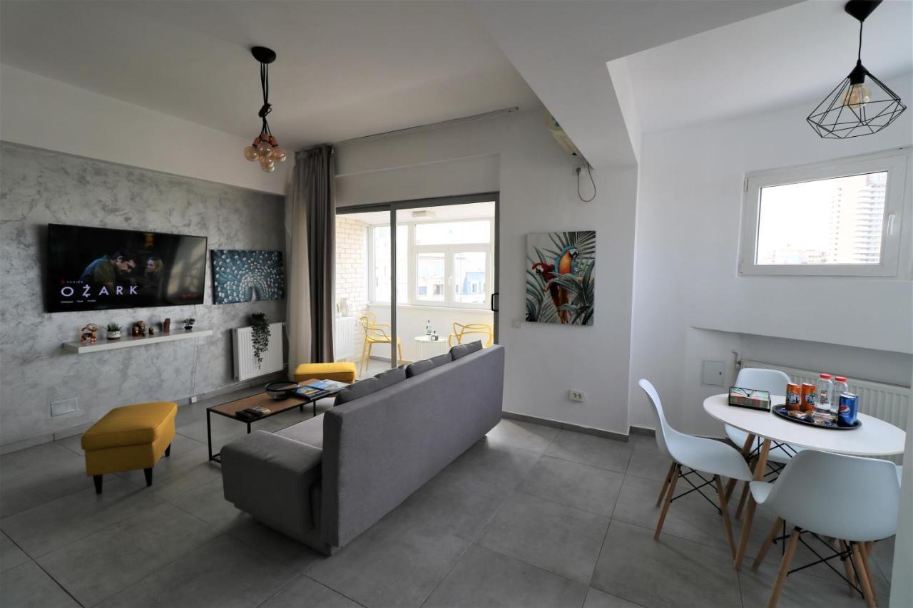 Serenity Heights Apartment: A Panoramic Haven Near Old Town - Free Minibar Boekarest Buitenkant foto