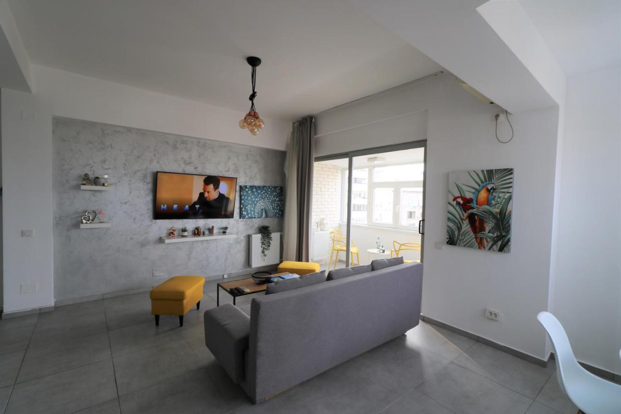 Serenity Heights Apartment: A Panoramic Haven Near Old Town - Free Minibar Boekarest Buitenkant foto