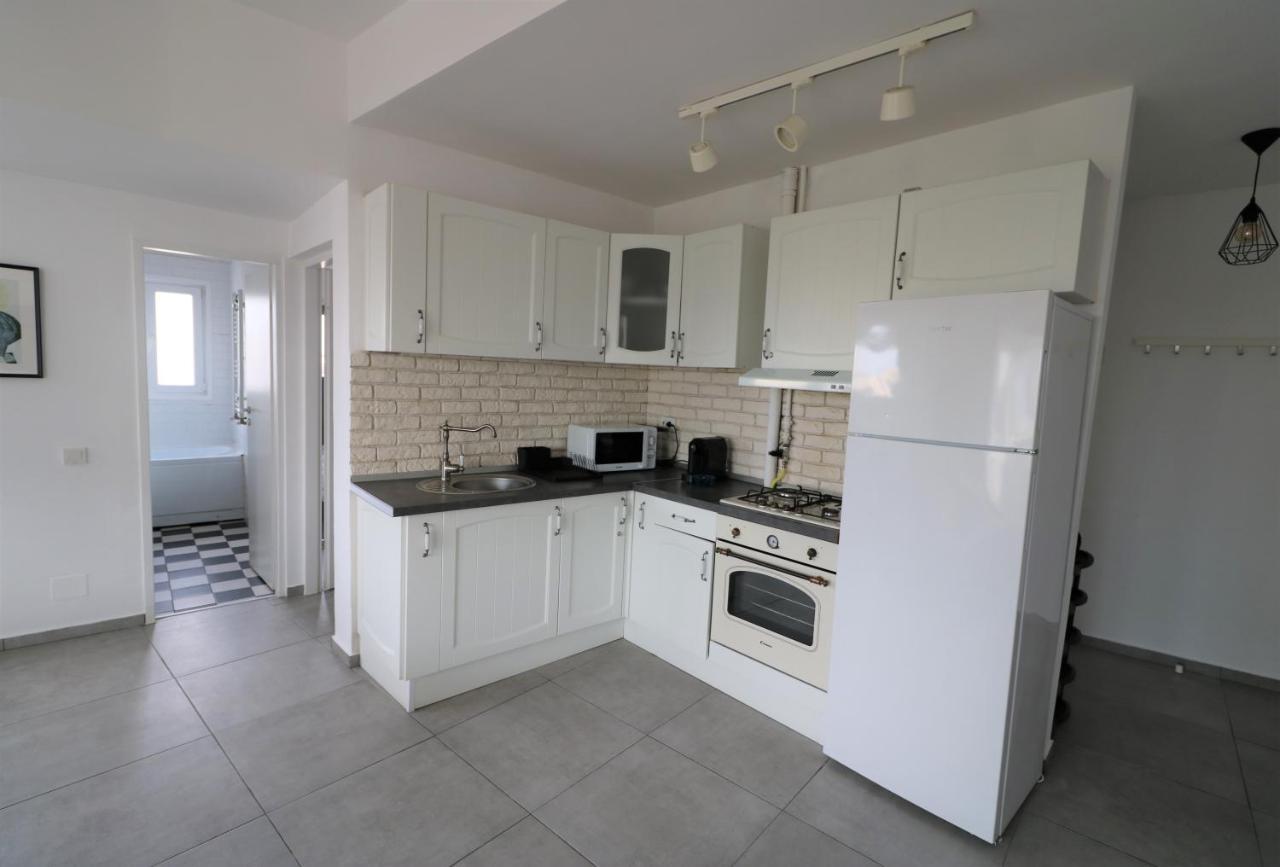 Serenity Heights Apartment: A Panoramic Haven Near Old Town - Free Minibar Boekarest Buitenkant foto