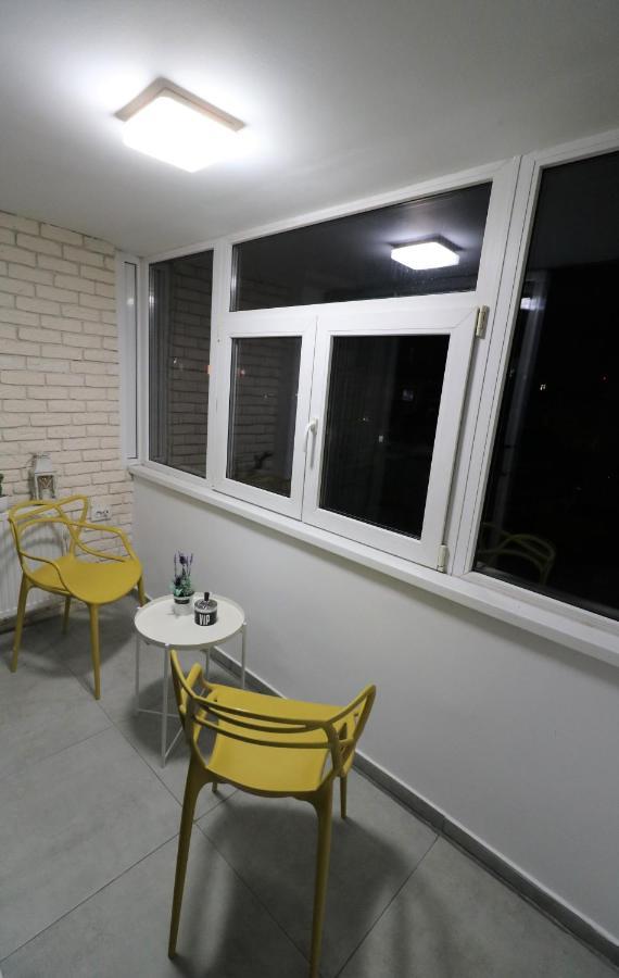 Serenity Heights Apartment: A Panoramic Haven Near Old Town - Free Minibar Boekarest Buitenkant foto